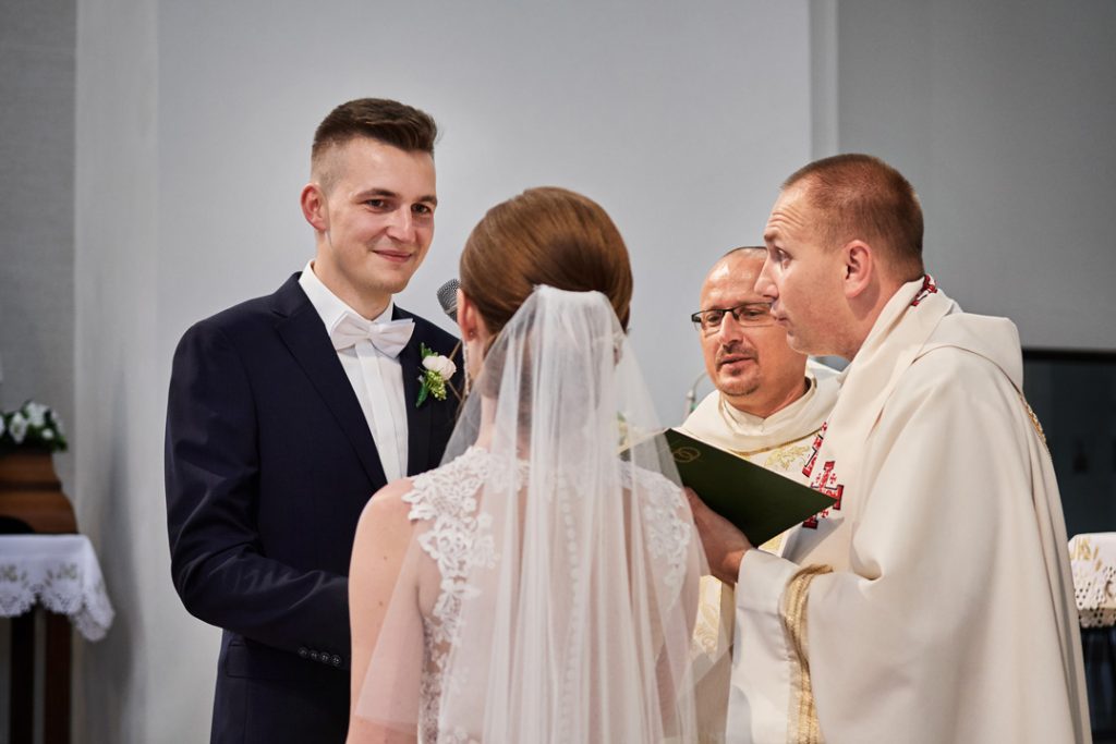 przysięga ślubna w kościele