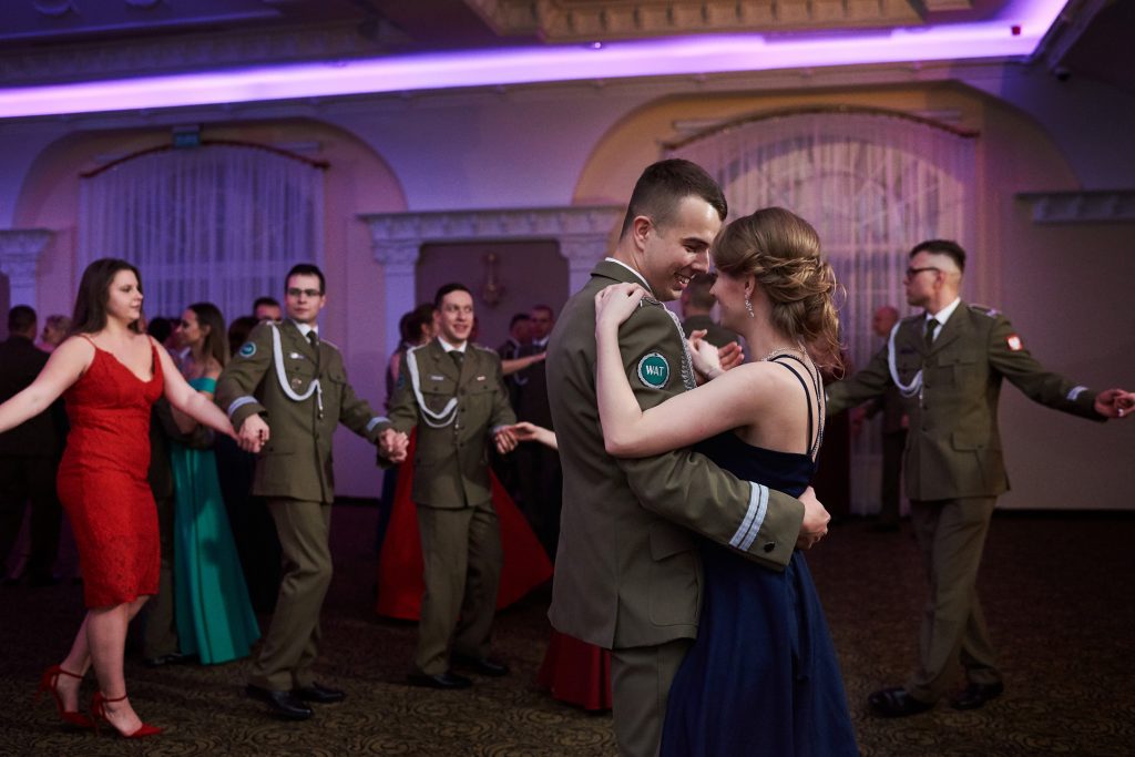 zaręczyny-na-balu-wat-03