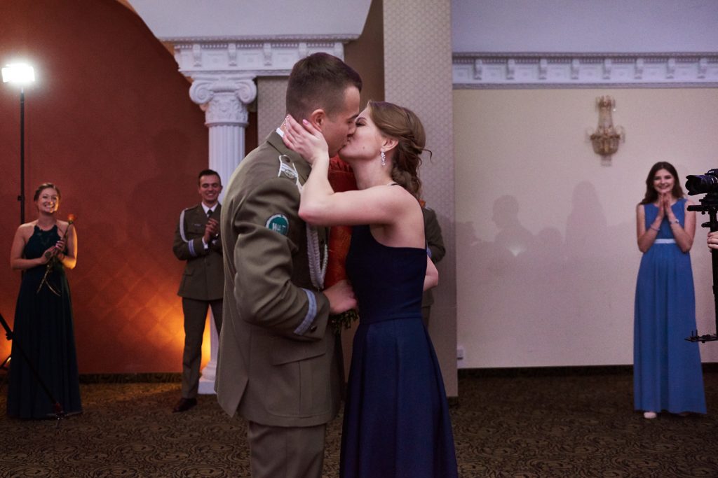 zaręczyny-na-balu-wat-18