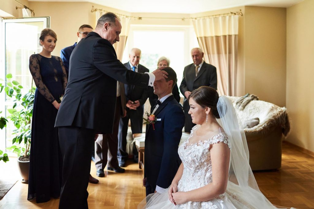 błogosławieństwo-rodziców-dla-młodej-pary-005