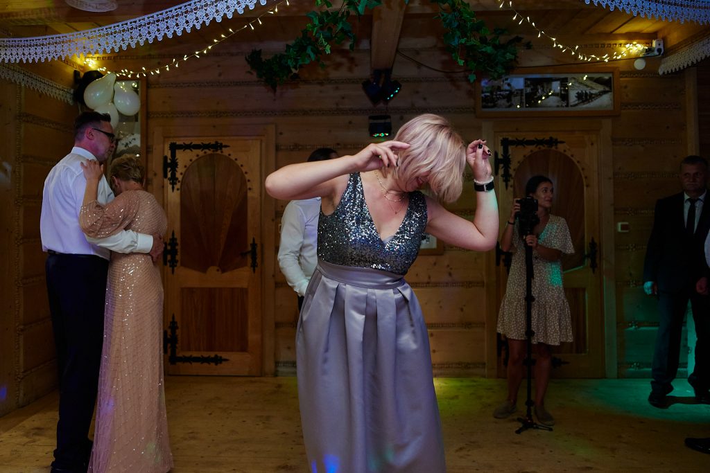 wesele w gazdówce pod lasem