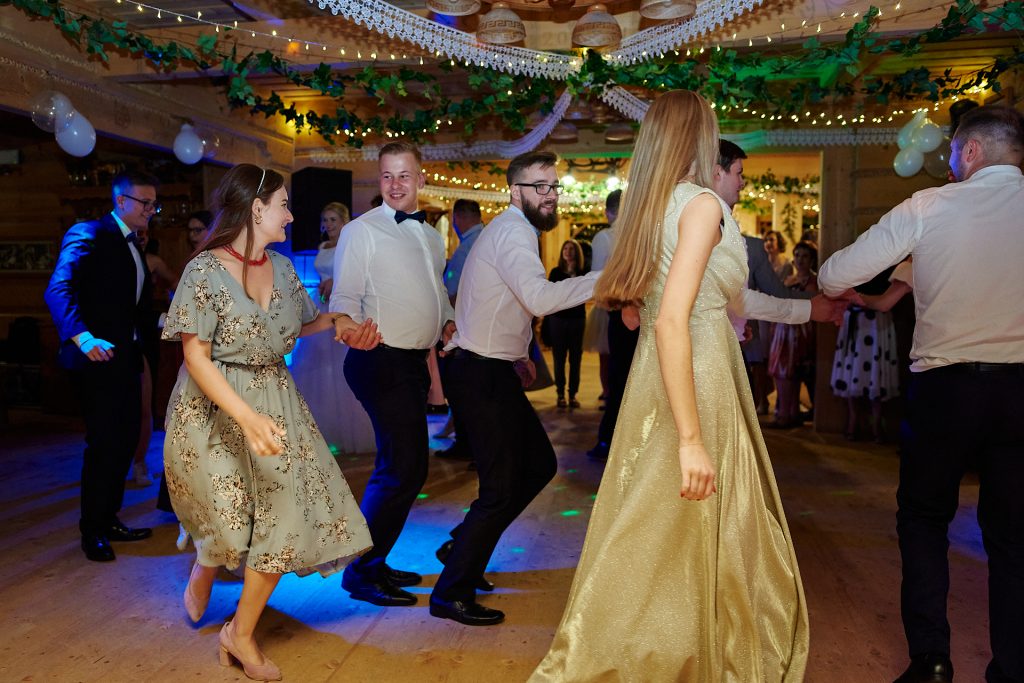 wesele w gazdówce pod lasem