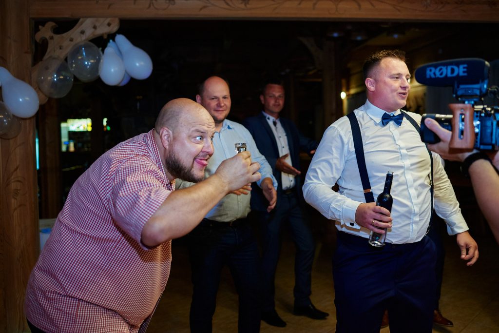 wesele w gazdówce pod lasem