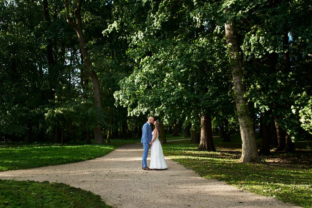 plener ślubny park arkadia