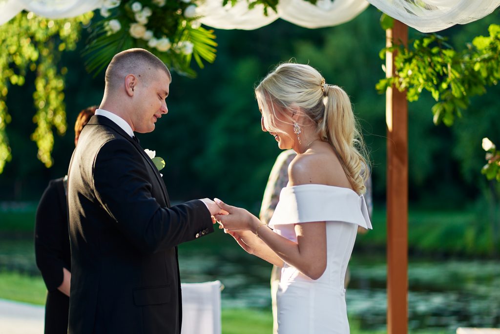 ślub plenerowy w hotelu prezydent