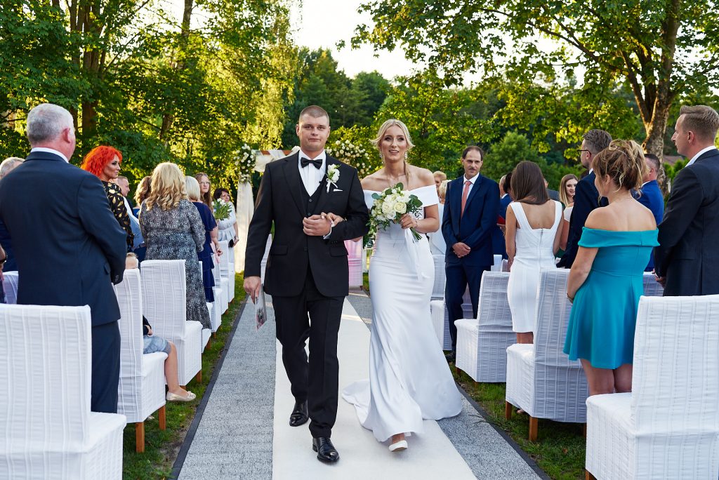 ślub plenerowy w hotelu prezydent