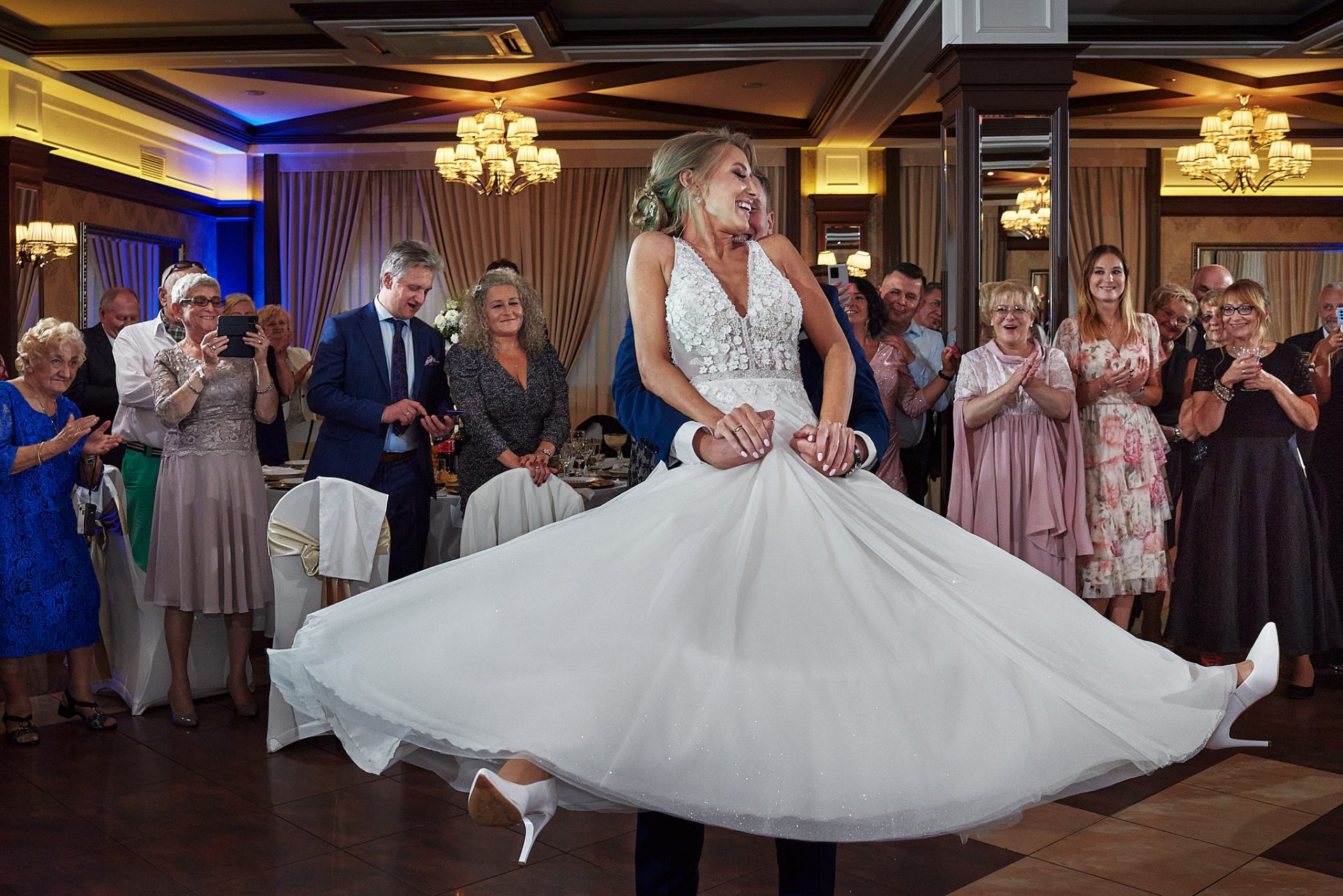 pierwszy taniec młodej pary